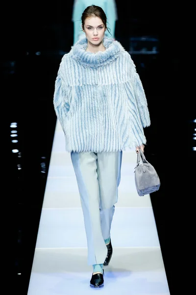Look 27